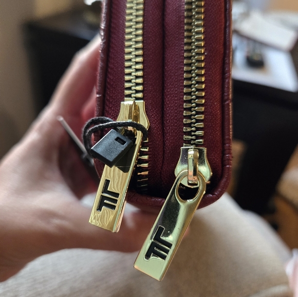 Cross Body Wallet NWT - Picture 3 of 8